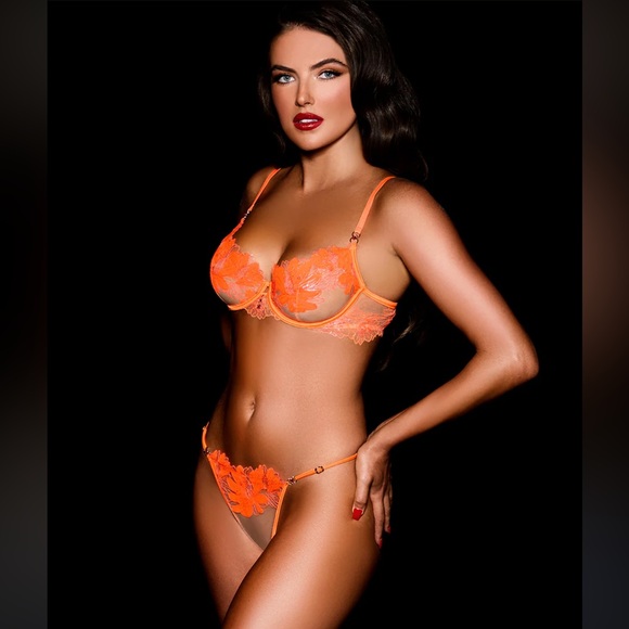 BRITT
ORANGE THONG - Picture 9 of 15